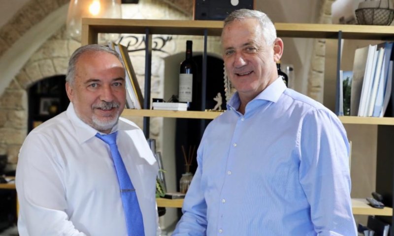 נגמרה פגישתם של גנץ וליברמן: "פגישה טובה"