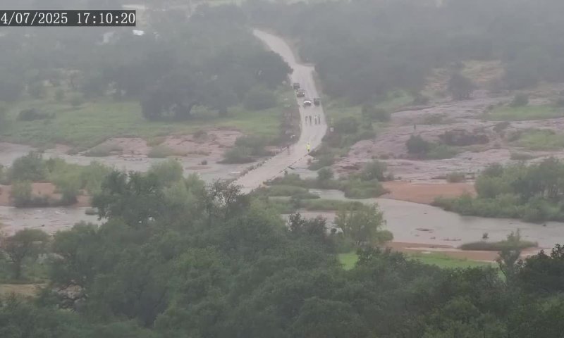 "צריך לבדוק מי אחראי לזה": קונספירציות על שיטפונות טקסס