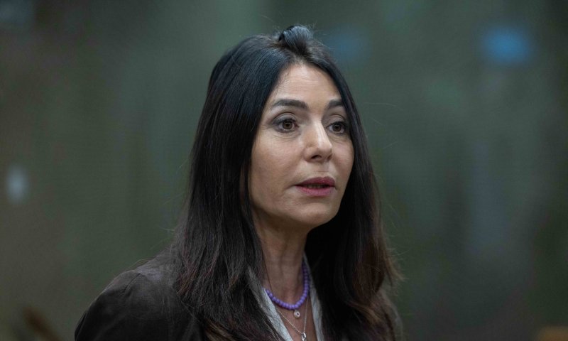 אחרי שהודח: המנכ"ל תוקף את השרה הממונה עליו