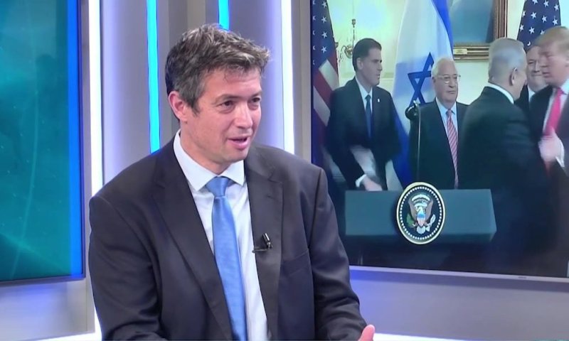 מביך: השר הנדל הגיע לחנוך ציוד &ndash; נדהם לגלות שנגנב