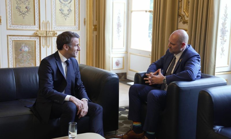 מקרון: "הזהרנו את איראן שלא תתקוף בישראל"