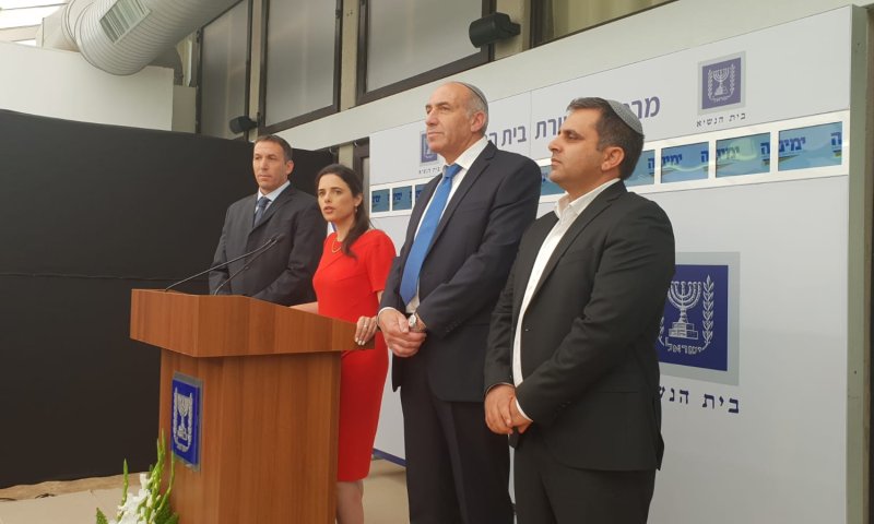 שקד: "לאורך כל המו"מ אנחנו נתנהל ברשימה אחת"