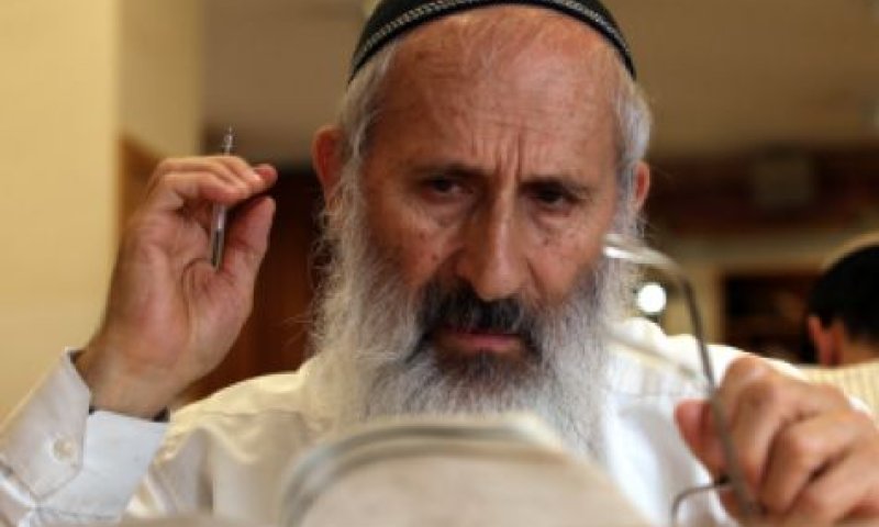 'וישב': בשביל מה למלא טורים צהובים בעיתון?