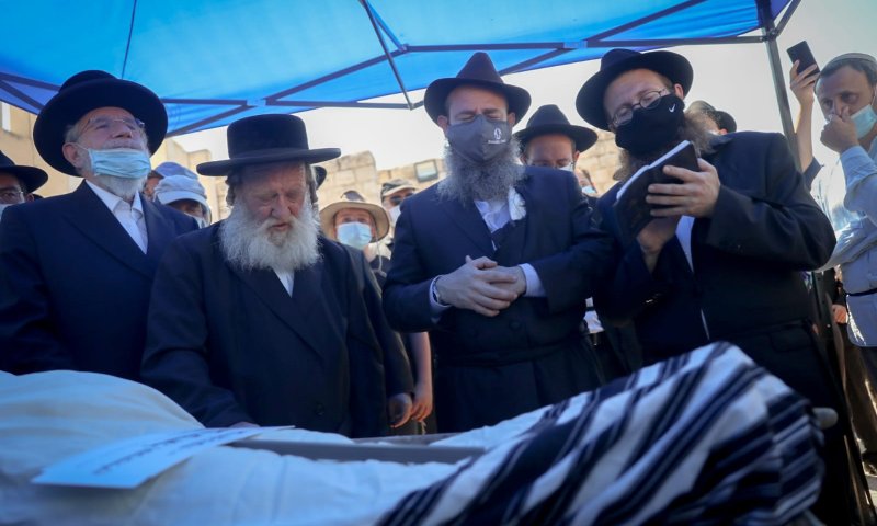 גלריה: דרכו האחרונה של הרב שטיינזלץ זצ"ל