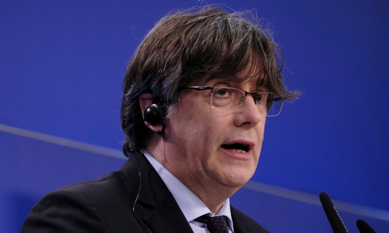 אחרי 7 שנים בגלות: נשיא קטלוניה לשעבר חזר לארצו