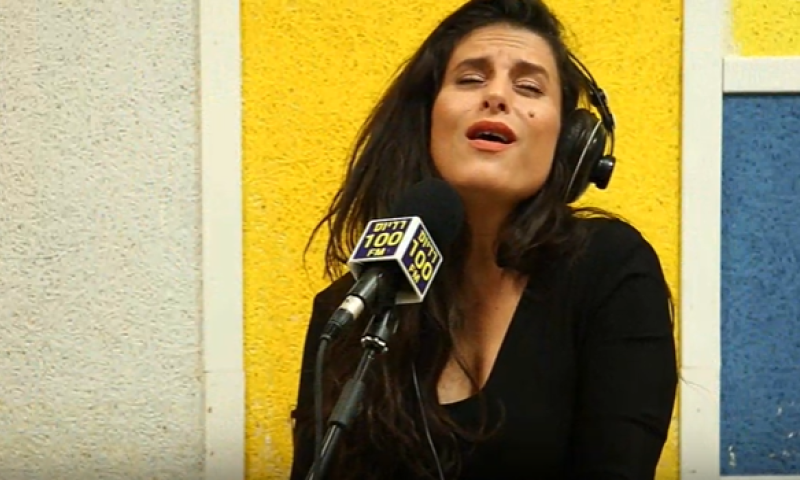 מפתיעה: מירי מסיקה עושה אביתר בנאי. צפו