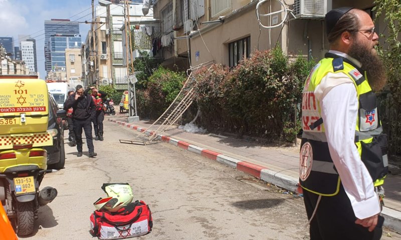 מכת תאונות העבודה: 3 פועלים התחשמלו בבני ברק, מצבם בינוני