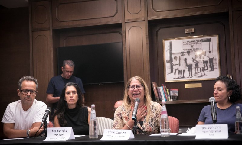 משפחות החטופים יוכרו כנפגעי פעולות איבה