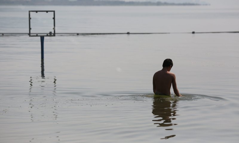 החייאה על ילד בן 11 שטבע בים
