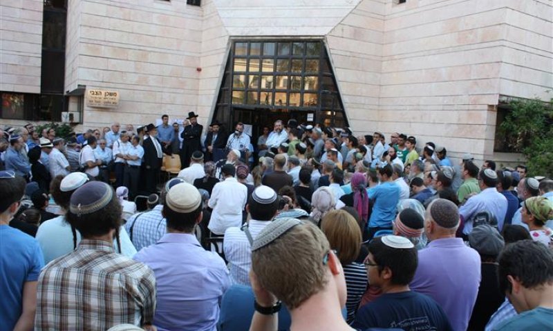 תמונות מהלווית הרב אברהם צוקרמן זצ"ל