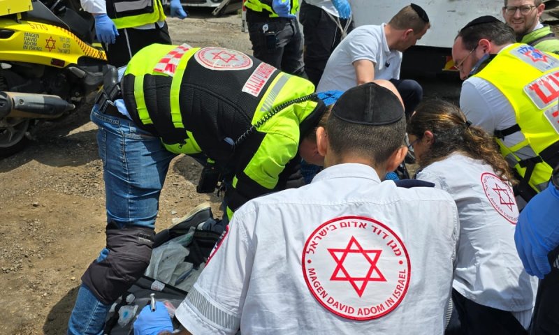 תאונת עבודה נוספת: פועל נכווה בתל אביב, מצבו קשה