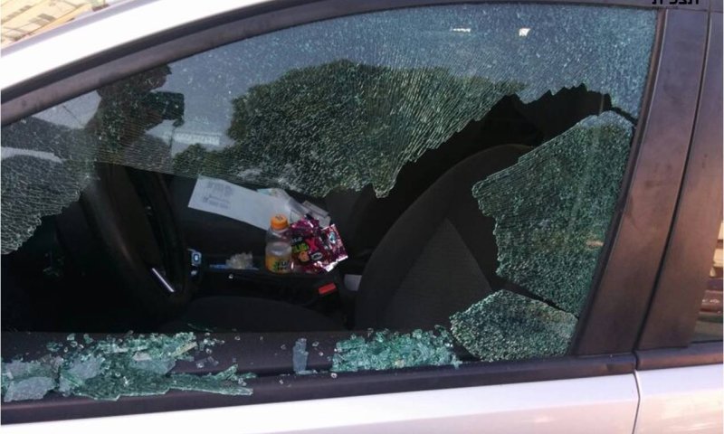 טרור ביפו: פורעים פגעו ברכבו של מנהל הגרעין