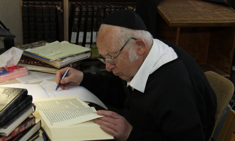 הספד: בנות ישראל על רבי אהרן בכינה