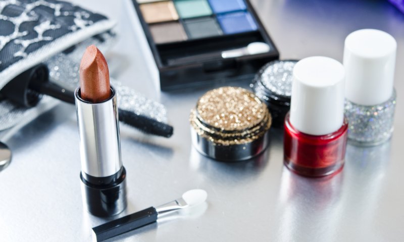 לא כל הנוצץ, בטוח: הסכנות באיפור לפורים