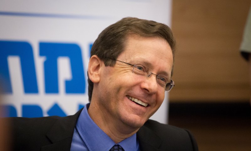 הרצוג: "אם נתניהו ינאם גם אני צריך לנאום"