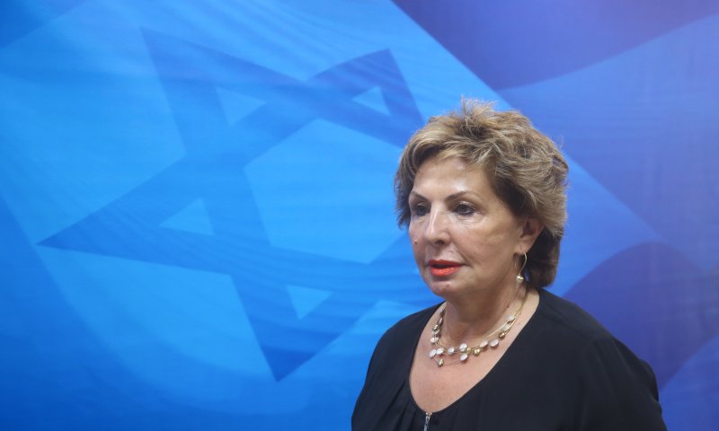 בכירה לשעבר בישראל ביתנו יוצאת נגד ליברמן