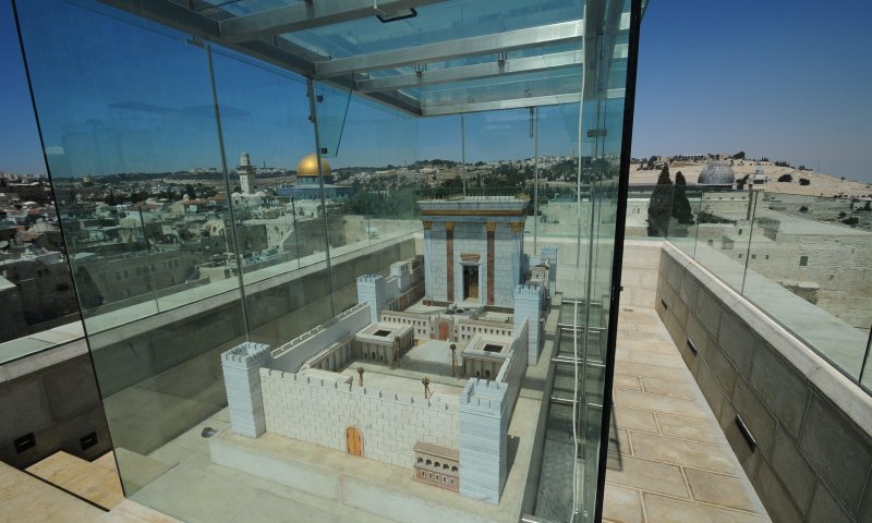 שו"ת: האם הגיע הזמן עכשיו לבנות את בית המקדש?