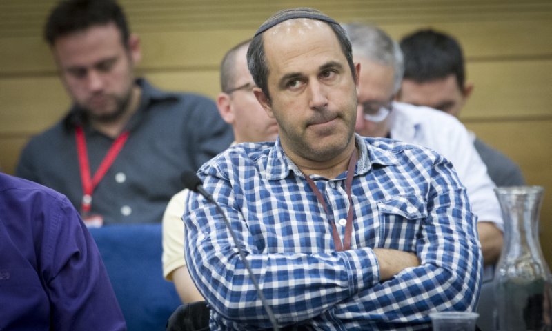 איים וקיים: אריה קינג פרש מהקואליציה