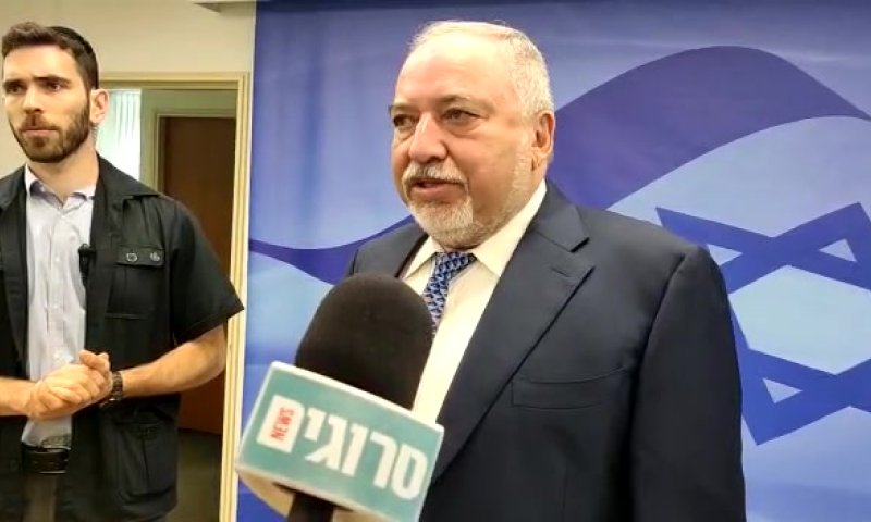 ליברמן תוקף: "נתניהו הוא חלאת המין האנושי"