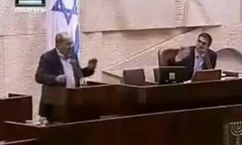 צפו: סטבון וטיבי מצחיקים את יאיר לפיד