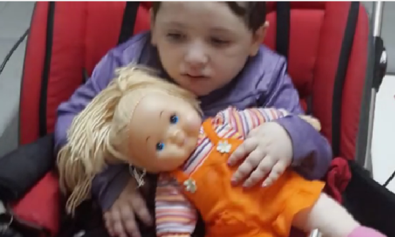 הילדה אדל ביטון נלחמת על חייה