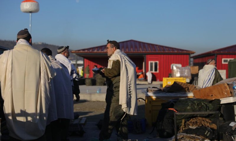 הרב לאו פסק: להמשיך בחילוץ בטורקיה גם בשבת