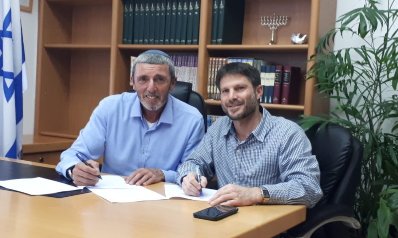 לקראת הודעת שקד: סמוטריץ' והרב פרץ ייפגשו