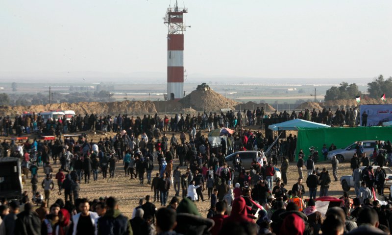 הפגנות אלימות בעזה; צה״ל תקף פעמיים, חייל נפצע קל