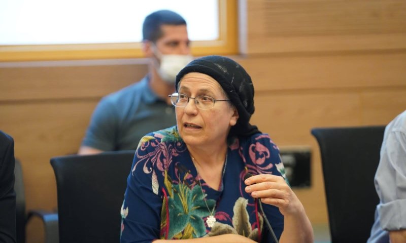 סטרוק מקדמת את חוק "איסור פינוק מחבלים"