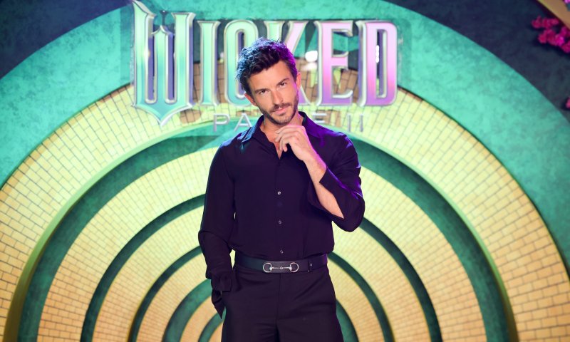 מאכזב: אריאנה גרנדה נעדרה מהבכורה העולמית של מרשעת