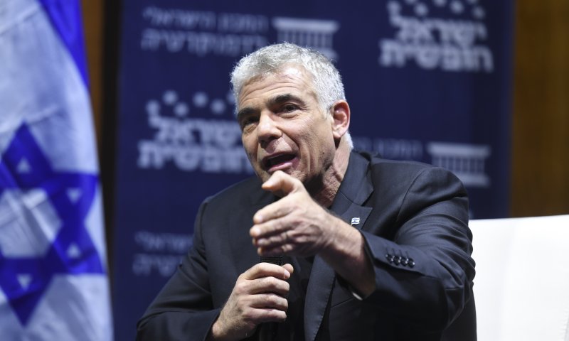 לפיד: "טעות קשה של נתניהו, רוח גבית ל-BDS"