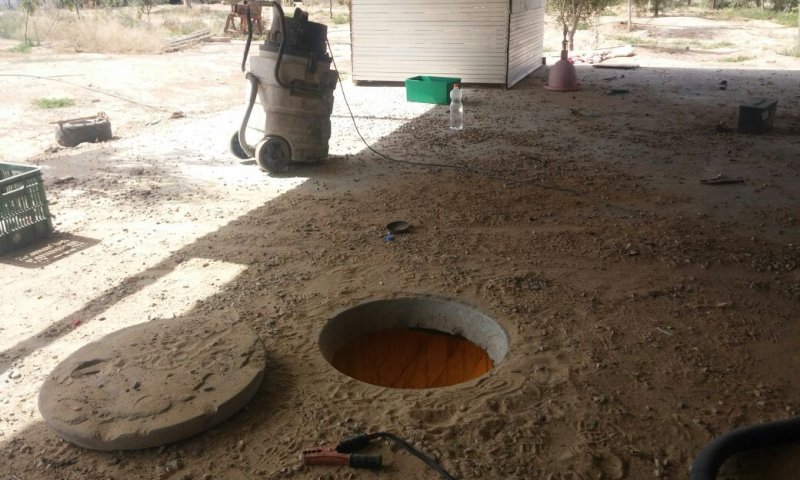 מה שמצאו הבלשים מתחת למכסה הביוב