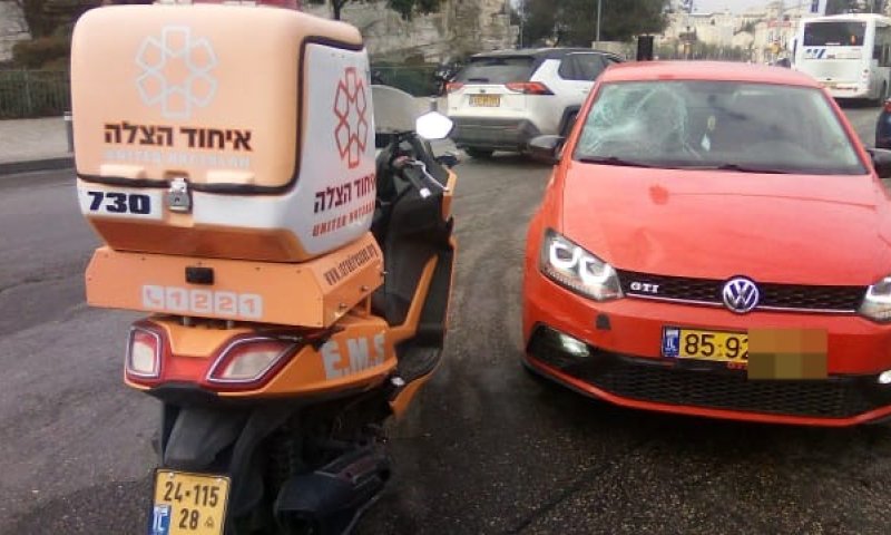 הולך רגל נפגע מרכב בירושלים: מצבו קשה