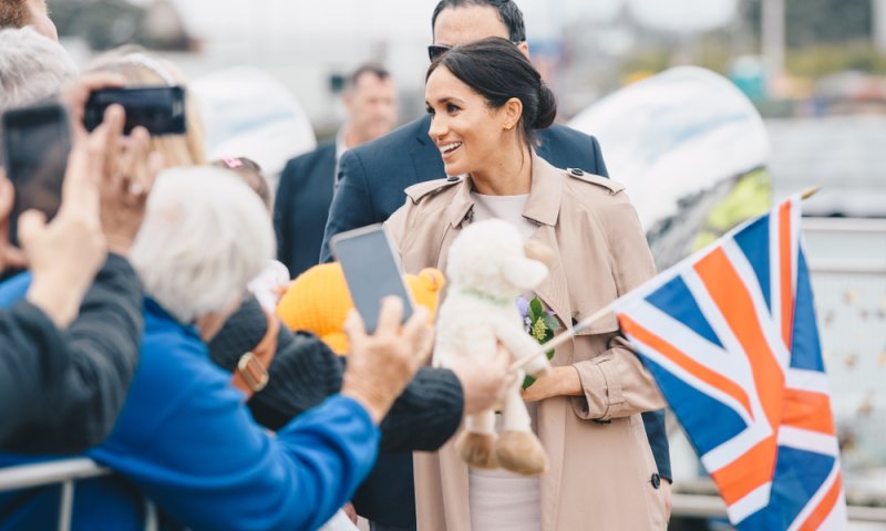 קייט מאחוריה: מייגן מרקל שברה שיא חדש