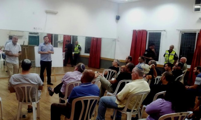 סיירת המתנדבים תעצור את הפקק