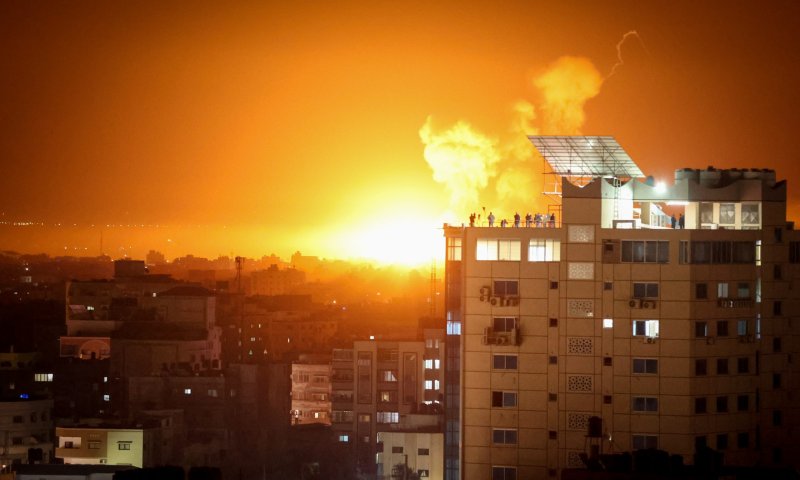 צפו: צה"ל ממוטט בניינים רבי קומות בעזה