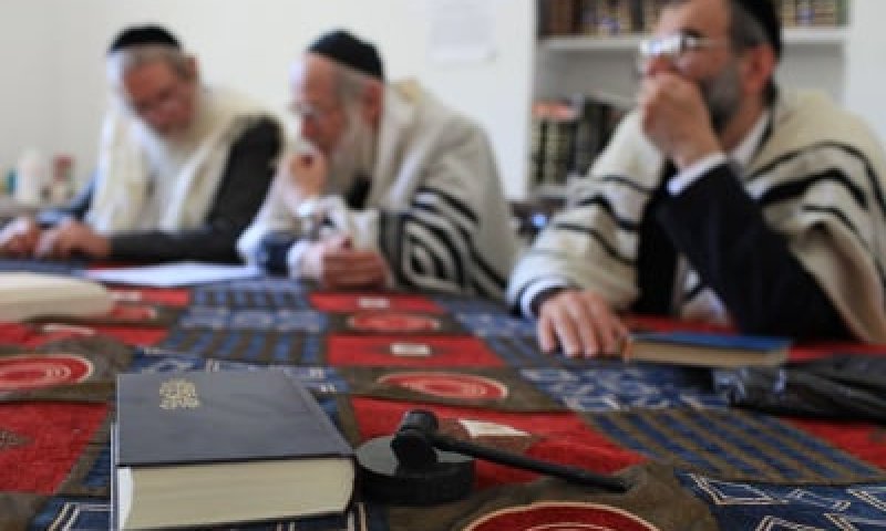 נאמני תורה ועבודה: על מה הרבנים מקבלים את הכסף?