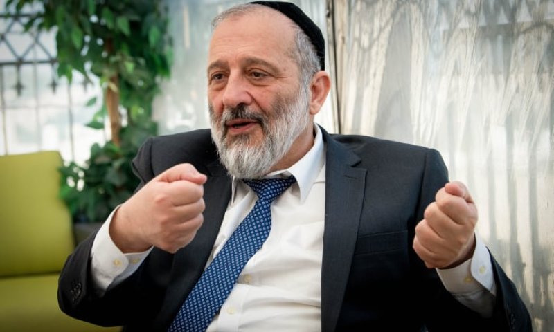 דרעי מבהיר: "ש"ס תתמוך בכל עסקה שתובא לאישור&nbsp;הממשלה"