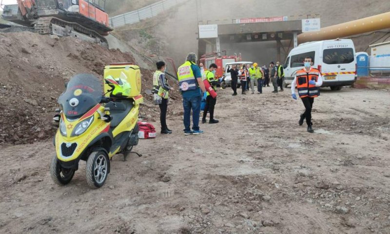 שריפה במנהרה בכוכב הירדן: עשרות נלכדו במקום