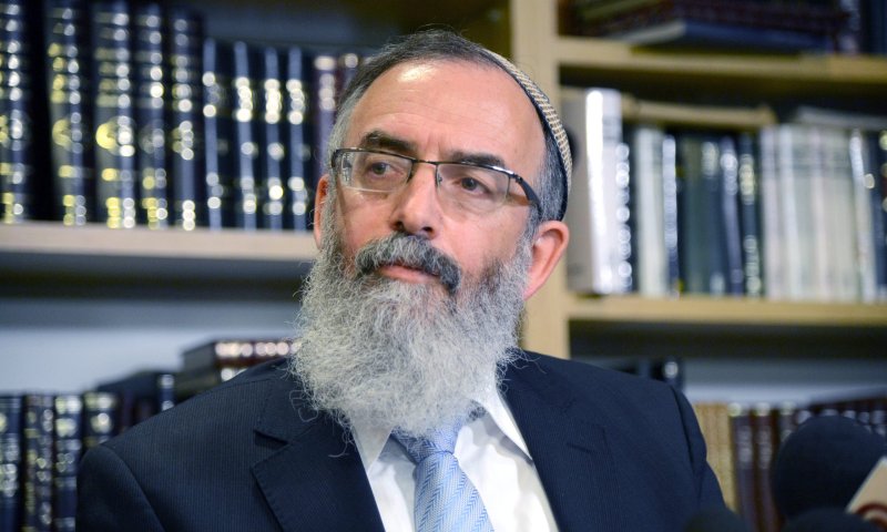 הרב דוד סתיו: כך צריך להתנהל מול עזרא שיינברג