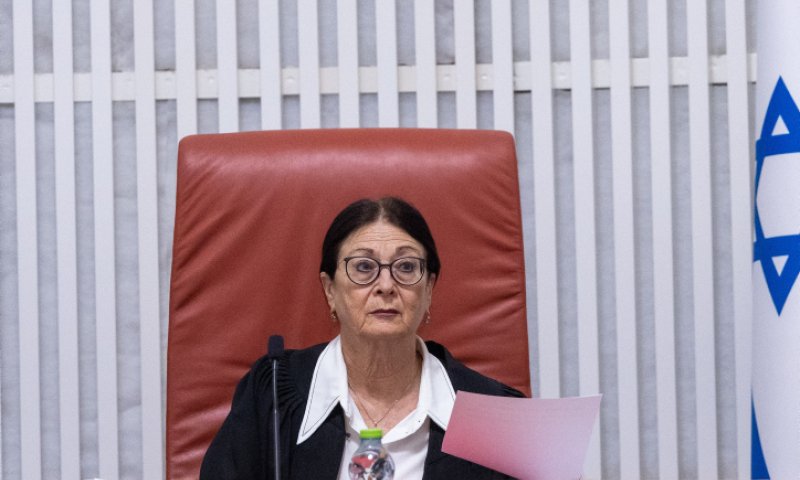 חיות נגד לוין: "זו תכנית לריסוק מערכת המשפט"