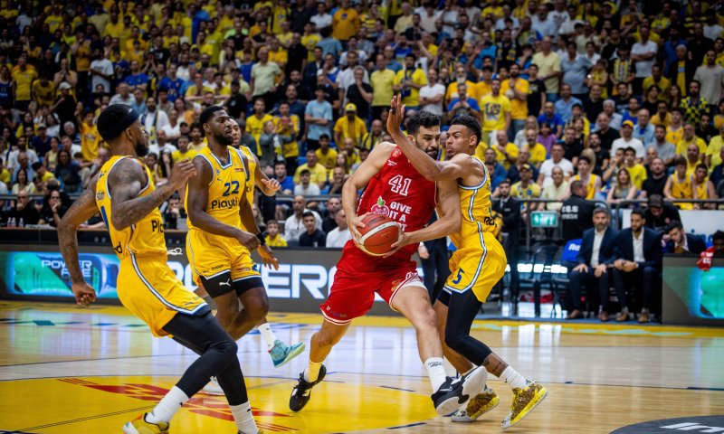 מכבי מארחת את הפועל בדרבי החם של הכדורסל