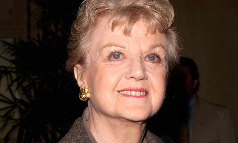 השחקנית אנג'לה לאנסברי הלכה לעולמה בגיל 96