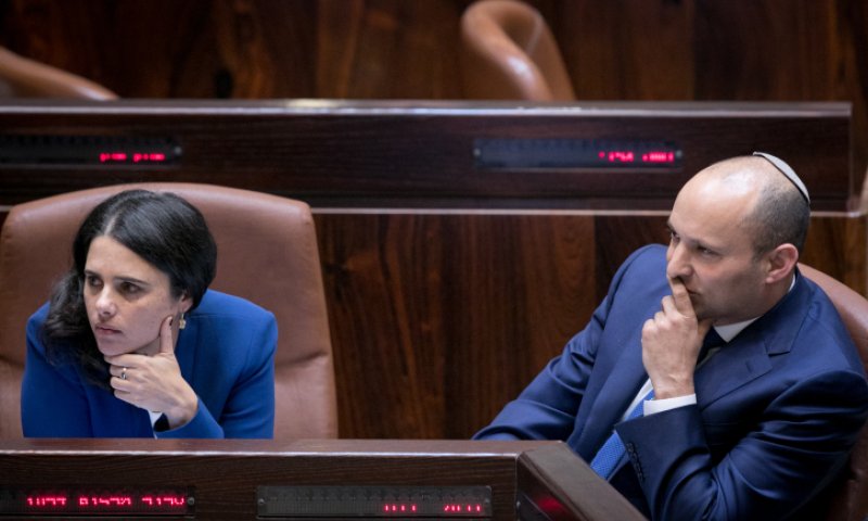 זעם על בנט ושקד: "נעלמו במנהרות"