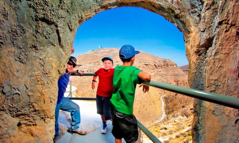 חול המועד פסח: חוגגים בספר המדבר של גוש עציון