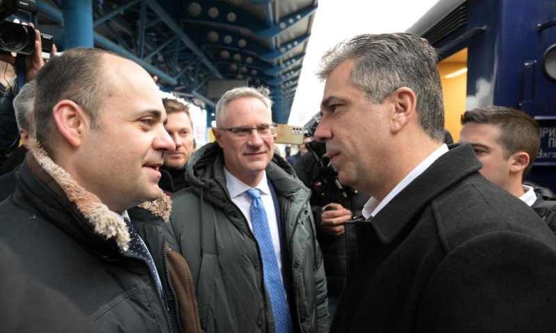 המלחמה באוקראינה: שר החוץ הישראלי מבקר בקייב