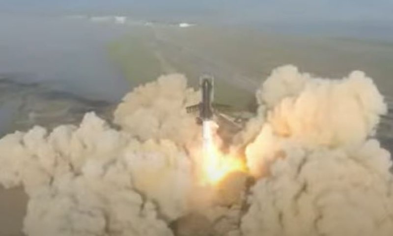 לראשונה בהיסטוריה: SpaceX שיגרה תיירים לחלל