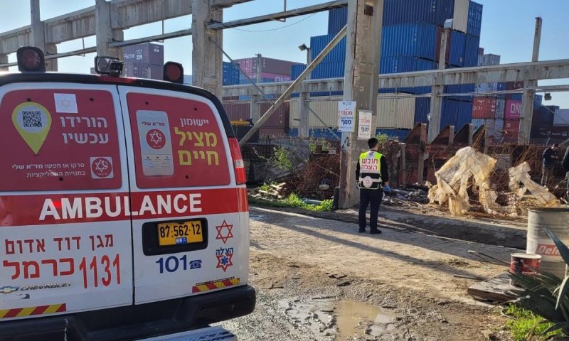 תאונת עבודה קטלנית: פועל נהרג במפעל בחיפה