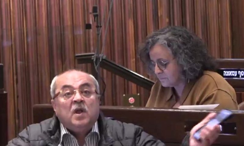 עימות סוער בכנסת: "את לא שווה לנעל שלי". צפו