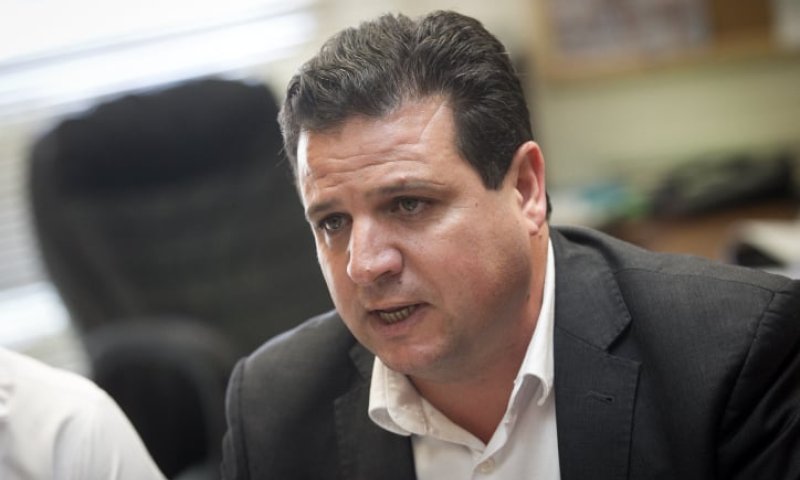 מכה לגנץ: איימן עודה מחסל את התכנית של כחול לבן